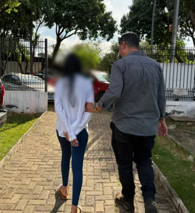 Mulher é detida ao tentar viajar após desvio de R$ 137 mil de empresa no Setor Marista